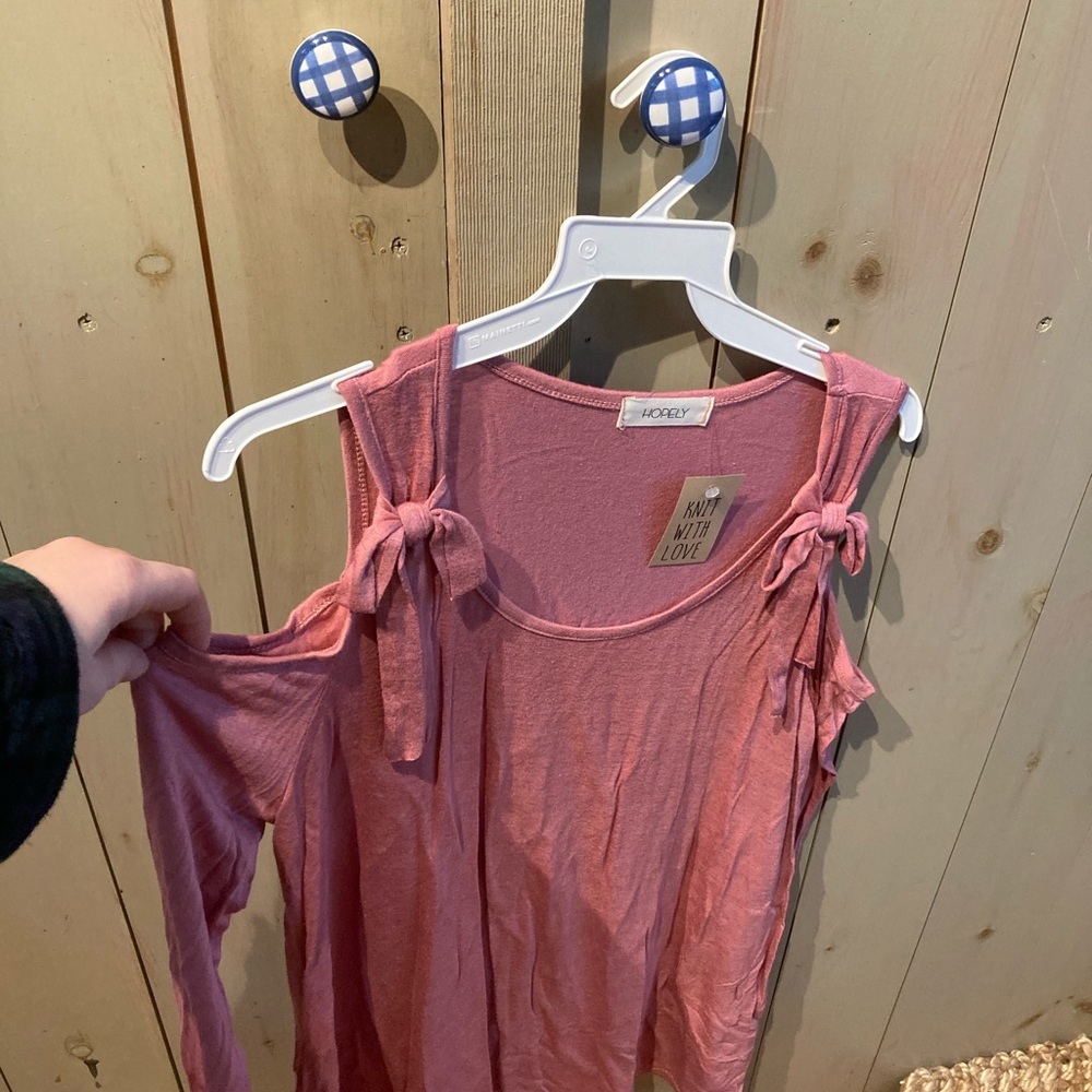 Cold shoulder long sleeve blouse (pink & purple)